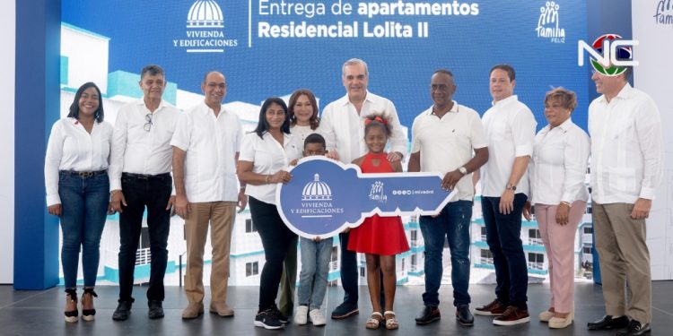Abinader inaugura Residencial Lolita II en Hato Nuevo, con entrega de 140 apartamentos que benefician a 560 personas