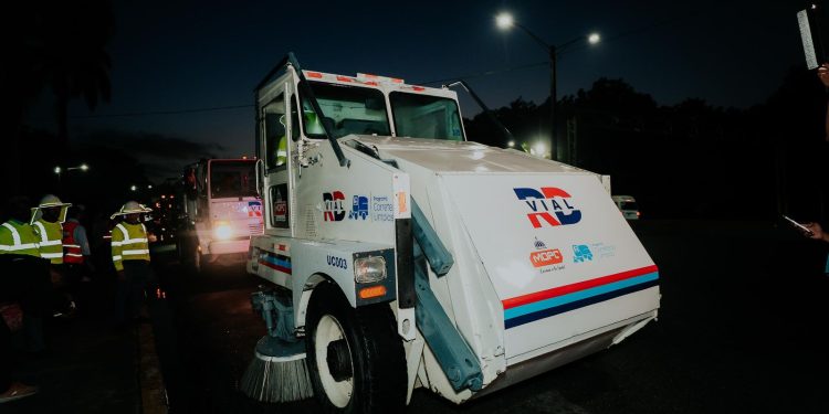 Carreteras Limpias impacta la región Sur con intervención en la Autopista 6 de Noviembre