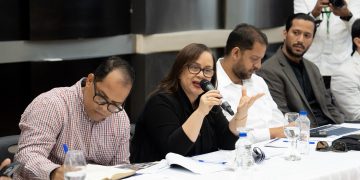 MIVED presenta informe de avances en la construcción del CCR Las Parras a la Comisión para el Seguimiento de Reforma Penitenciaria