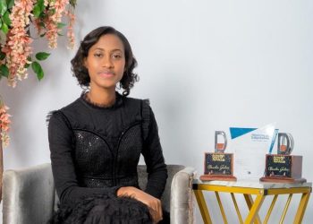 Comunicadora Claudia Galán se destaca con sus "10 preguntas"