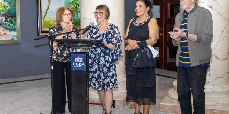 La Galería Nacional de Bellas Artes honra "cinco décadas de puro color" de Carolina Cepeda en una vibrante exposición