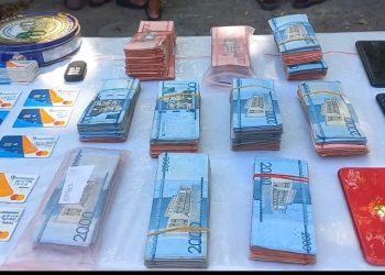 Ocupan más de 2 millones de pesos en efectivo y apresan 10 personas durante operativo en Barahona