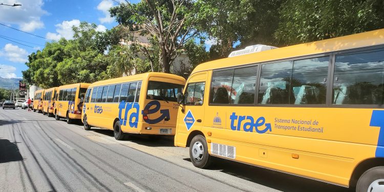 TRAE entrega cinco unidades al Distrito Educativo 03-03 de Ocoa para beneficio estudiantes