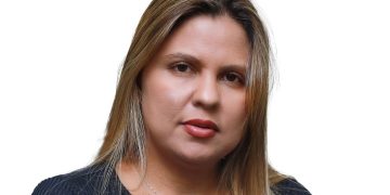 Periodista Joseline Reyes denuncia intento de estafa vía WhatsApp con número de contacto conocido