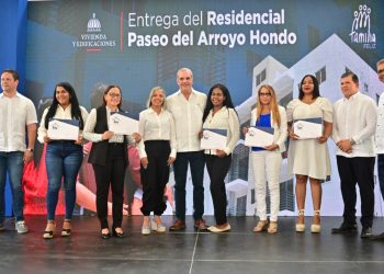 Ministerio de la Mujer entrega RD$ 1, 106,000.00 en Bono Mujer para impulsar el acceso de nuevas beneficiarias a una vivienda digna