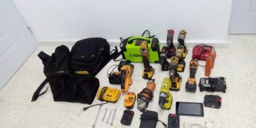 Policía recupera objetos robados, detiene varias personas y desmantela puntos de sustancias ilícitas en Sabana Perdida, SDN