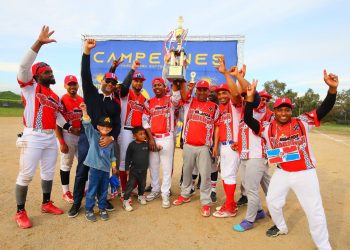 Equipo dominicano en Chile triunfa en torneo de Sóftbol
