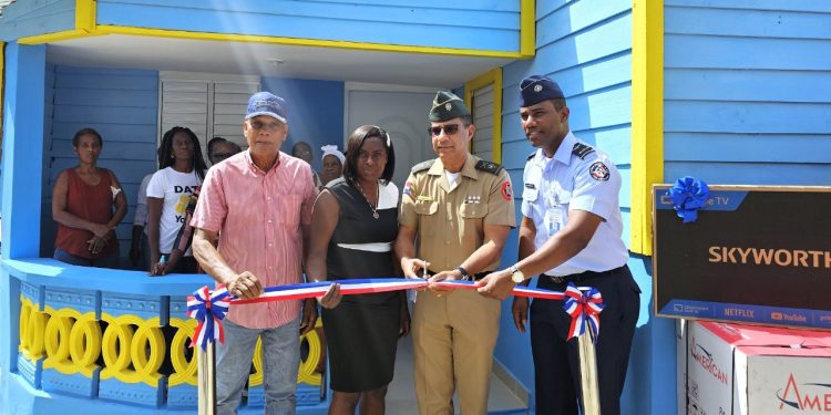 MIDE entrega vivienda amueblada a viuda de oficial del Ejército