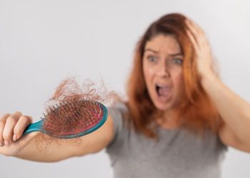 Los motivos por los que las mujeres sufren caída de cabello