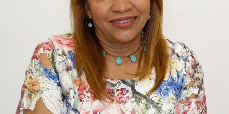 Ibelka Ureña propone que el Gobierno Dominicano nombre periodistas en sus oficinas de Nueva York