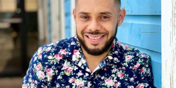 Comediante Jay Wander protagoniza video tema "El Americano"