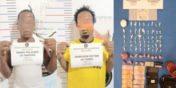 Policía y Ministerio Público apresan a dos hombres con drogas, balanza y celulares en Barahona