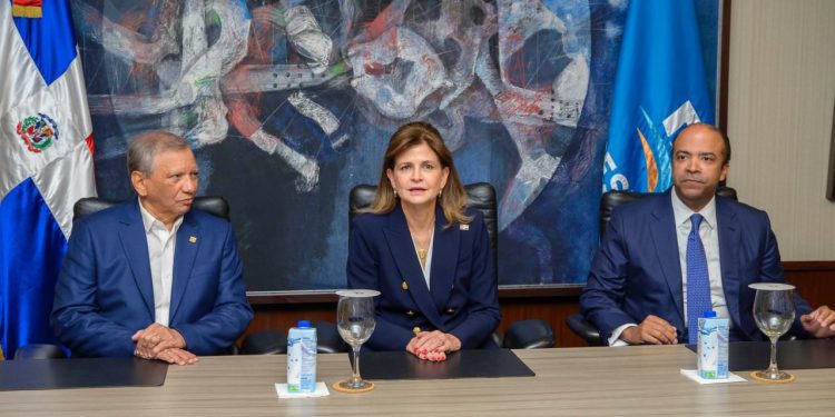 Vicepresidenta juramenta a Leonardo Aguilera como presidente ejecutivo de Banreservas