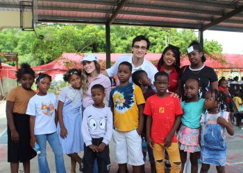 Fundación La Merced y Nutrihealth realizan operativo médico gratuito en el batey Bienvenido