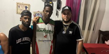 Joven recibe ayuda económica para representar al país en EE.UU