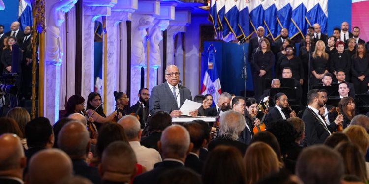 Anterior presidente y miembro de la Academia Dominicana de la Historia respalda regrabación del himno nacional
