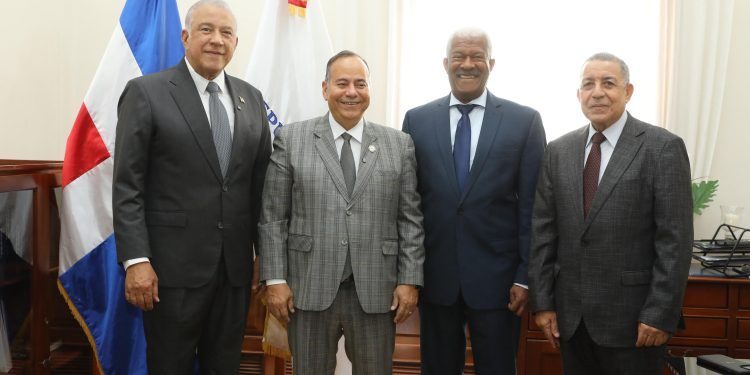 Ministro Andrés Bautista juramenta a Alberto Caminero como director de Prensa del Presidente