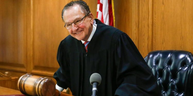 Muere a los 88 años Frank Caprio, juez estadounidense más compasivo de EE.UU.