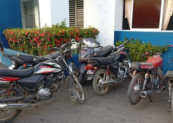 Policía decomisa drogas, ocupa motocicletas y detiene varias personas mediante operativos en Los Guaricanos, SDN