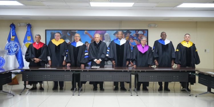 UASD otorga título de “Profesor Honorario” al doctor Rafael Sánchez Español