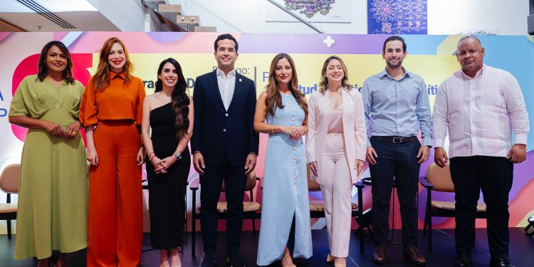 GALA Media Group celebra diálogo “Democracia y Desarrollo" donde resalta el papel de la juventud en la renovación política