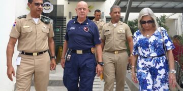 Embajador de la fundación Hapcoa Faith and Blue realiza visita a la Junta de Retiro