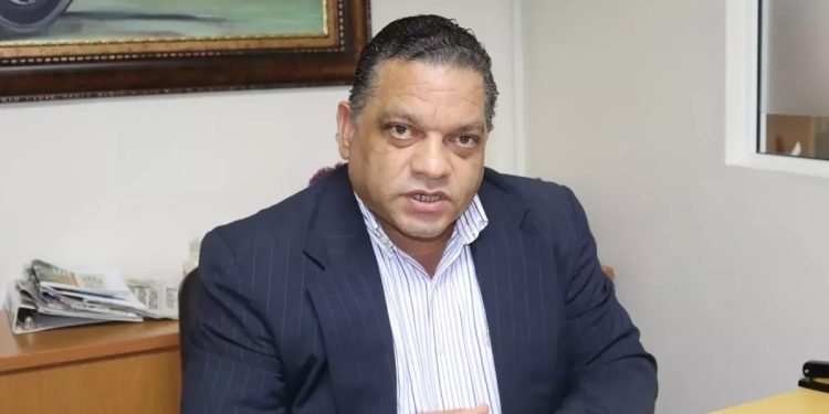 Dirigente sindical Mario Díaz respalda medidas del Gabinete de Transporte para mejorar el tránsito en zonas escolares críticas