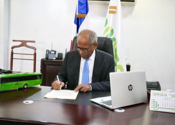 Onéximo González solicita a Compras y Contrataciones suspender su registro de proveedor del Estado para garantizar transparencia en sus funciones frente a la OMSA