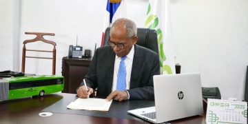 Onéximo González solicita a Compras y Contrataciones suspender su registro de proveedor del Estado para garantizar transparencia en sus funciones frente a la OMSA