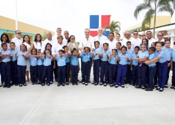 Presidente Abinader inaugura tres nuevos centros educativos que beneficiarán a 2,960 estudiantes
