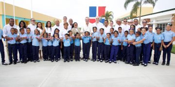 Presidente Abinader inaugura tres nuevos centros educativos que beneficiarán a 2,960 estudiantes