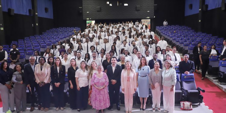 Diageo, A&B Masters y Supérate gradúan a 605 jóvenes para fortalecer el turismo y la industria de la hospitalidad en República Dominicana