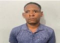 Policía captura en flagrancia a hombre acusado de homicidio por viejas rencillas en Peralvillo, Monte Plata