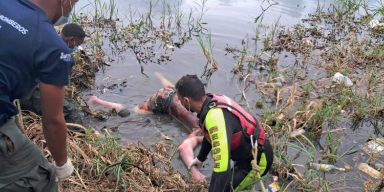 Hallan cadáver en estado de descomposición en patio de una vivienda en Nagua