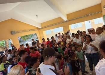 Más de 3,500 niños reciben útiles escolares en una jornada solidaria que llevó esperanza a todo San José de Ocoa