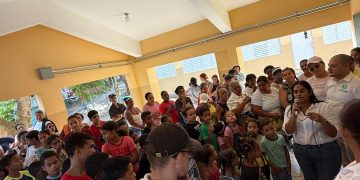 Más de 3,500 niños reciben útiles escolares en una jornada solidaria que llevó esperanza a todo San José de Ocoa