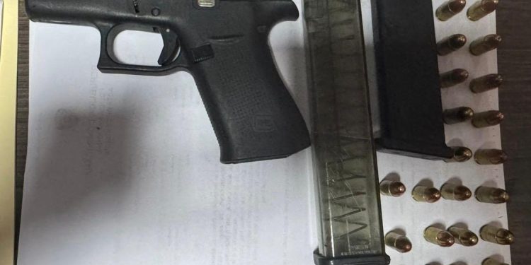 Policía Nacional apresó a cinco personas en el DN y ocupó un arma de fuego durante operativo contra delitos a la propiedad