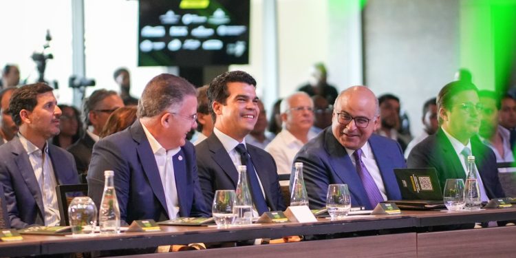 Wellington Arnaud participa como panelista en Mercado AgroTech Summit 2025; plantea la creación de la Autoridad Nacional del Agua como ente rector del sector