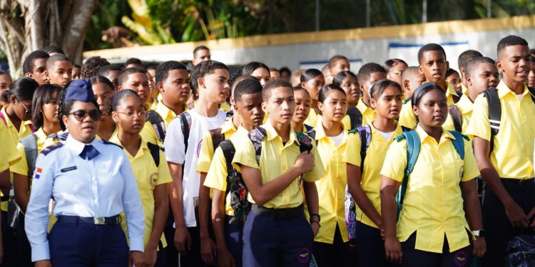 Fuerza Aérea de República Dominicana inaugura año escolar 2025-2026 en el Colegio “Nuestra Señora del Perpetuo Socorro”