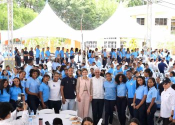 Junto a la vicepresidenta Raquel Peña senador Ricardo de los Santos entrega importantes obras en Sánchez Ramírez