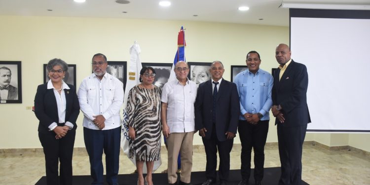 Comisión electoral del CDP realiza encuento con candidatos