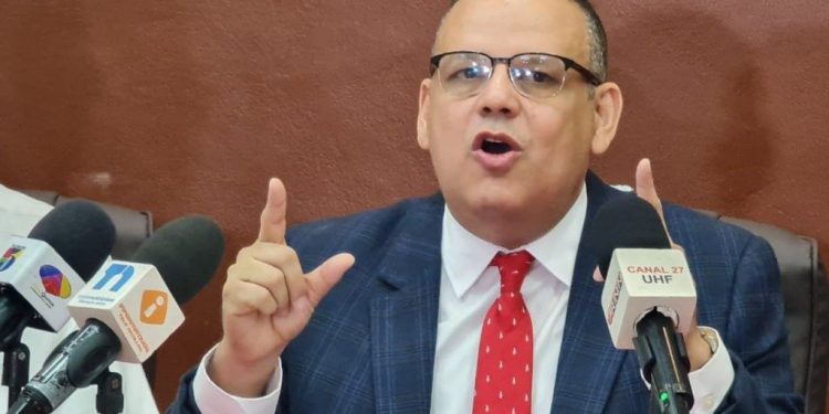 CARD pide al MP agilizar la puesta en libertad del abogado y comunicador Rafael Guerrero 