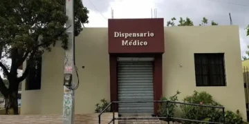 Asaltan dispensario médico en La Francia de Villa Duarte; moradores anuncian protestas por apagones e inseguridad