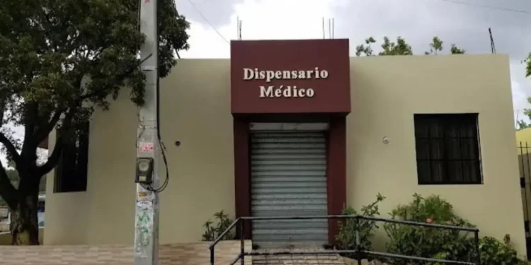 Asaltan dispensario médico en La Francia de Villa Duarte; moradores anuncian protestas por apagones e inseguridad