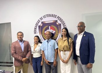 Empresario Pedro Juan Reyes visita la Hermandad de Veteranos FF.AA. y P.N. y Formará parte del Patronato