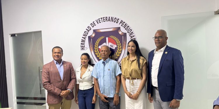 Empresario Pedro Juan Reyes visita la Hermandad de Veteranos FF.AA. y P.N. y Formará parte del Patronato