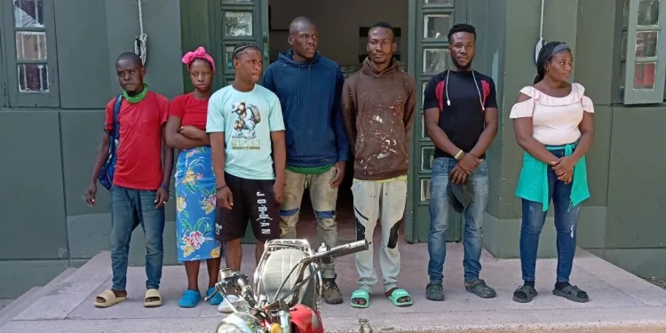 Detienen nueve indocumentados en puesto de chequeo de Santiago Rodríguez