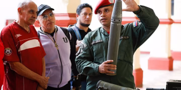 Venezuela moviliza su Armada ante despliegue militar de EEUU