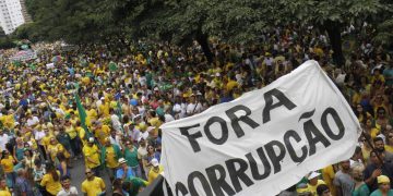 Decenas de miles protestan en São Paulo para exigir la renuncia de Lula da Silva