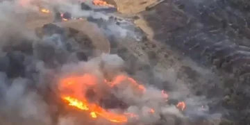 España vive una intensa ola de incendios con dos muertos y miles de desalojados